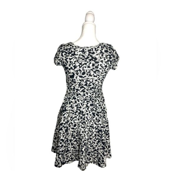 Aeropostale Graphic Graphite Black and White Geometric Fit & Flare Dress - Picture 2 of 9